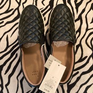 🛒SOLD🛒 NWT Sz 9 Quilted Black Slip-ons
